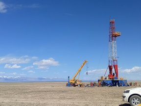 Core Drilling rig XY-8B and YAS22.5-70T hydraulic mast are u